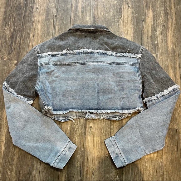 NWT PrettyLittle Thing Grey Blue Double Layered Denim Cropped Jacket Coat Size 2 - Picture 8 of 10